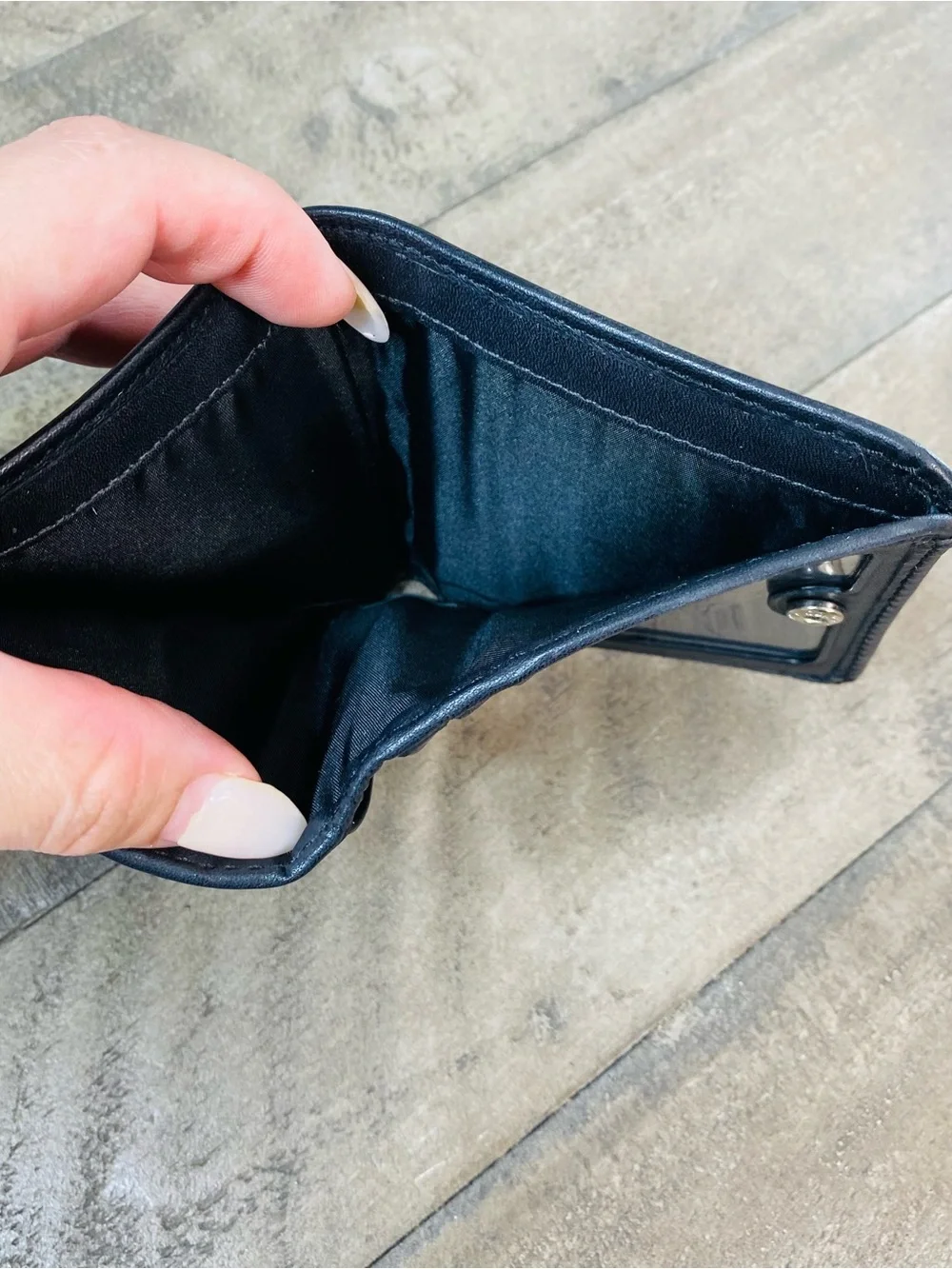 Coach Women's Black Leather Snap Compact Billfold Wallet